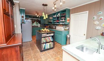 205 Valley Dr, Americus, GA 31709