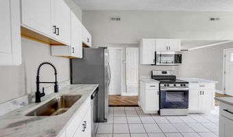 20 Chantilly Ter, Bay St. Louis, MS 39520