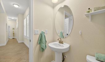 6903 Crestpoint Dr, Apollo Beach, FL 33572