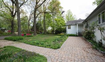 6789 LITTLE FALLS Rd, Arlington, VA 22213