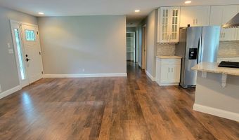 8201 Windcombe Blvd, Indianapolis, IN 46240