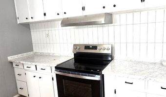 624 Navajoe Rd, Altus, OK 73521