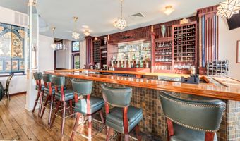 215 N Main St, Alma, WI 54610