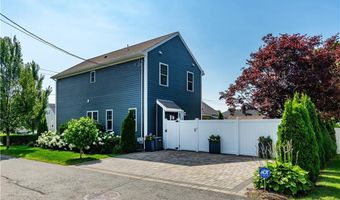 19 Eustis Ave, Newport, RI 02840