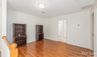 602 Hidden Springs Dr, Asheville, NC 28804