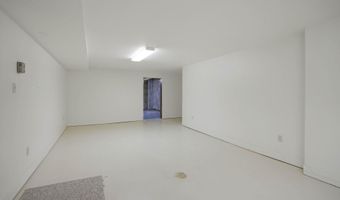 607 Parriott St, Aplington, IA 50604