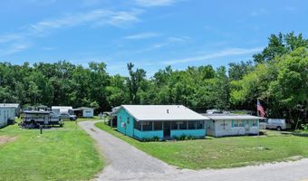 55521 Front St, Astor, FL 32102