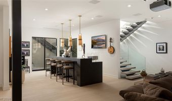 92 Sun Glow Ln, Las Vegas, NV 89135