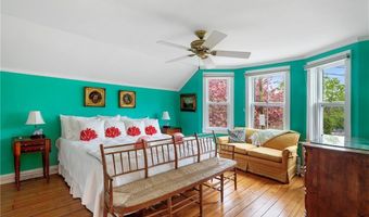 15 Cross St, Newport, RI 02840
