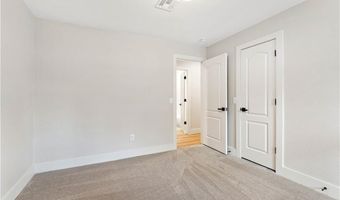 402 SW 11th St, Bentonville, AR 72712