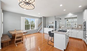 24687 KINGS CANYON Sq, Aldie, VA 20105
