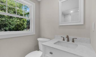 8 Imperia Pl, Aberdeen, NJ 07747