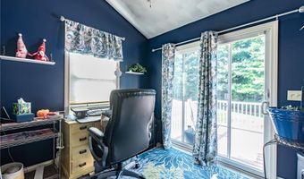 5 Sweet Corn Dr, Cranston, RI 02921