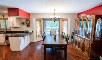 1105 Cherrywood Ln, Aberdeen, SD 57401