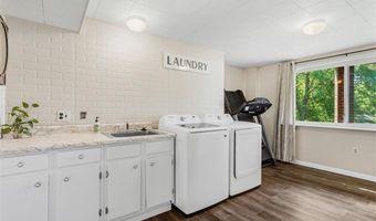 1513 Ploma Dr, Ballwin, MO 63021