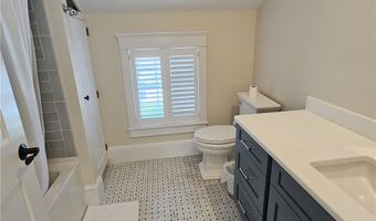 209 Coggeshall Ave, Newport, RI 02840