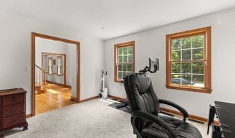 4 Crestwood Dr, Blackstone, MA 01504
