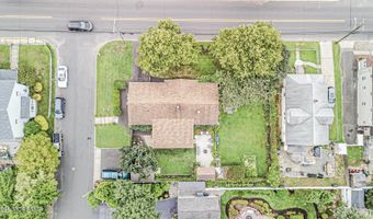 216 Main St, Middletown, NJ 07748