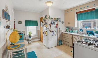 400 Thames St, Bristol, RI 02809