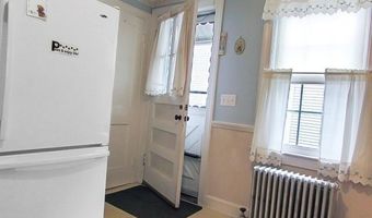 21 Hemlock Ave, Cranston, RI 02910