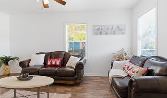 520 Bookter St, Bay St. Louis, MS 39520