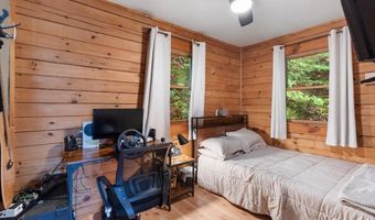 46 Log Cabin Dr, Cambridge, VT 05465