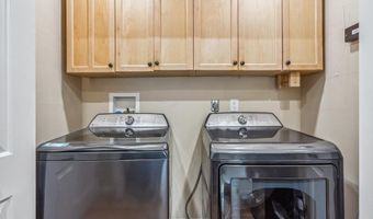 24 Bayview Pl, Amityville, NY 11701