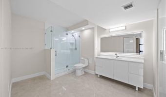 20379 W Country Club Dr 1239, Aventura, FL 33180