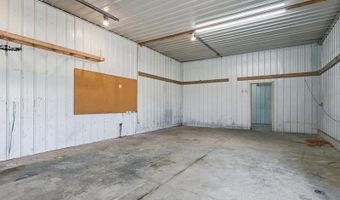 301 Old Dubuque Rd, Anamosa, IA 52205