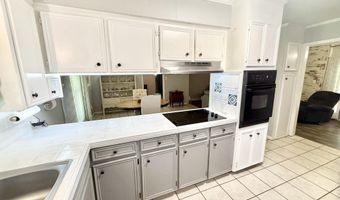 1404 N Jackson St, Brookhaven, MS 39601
