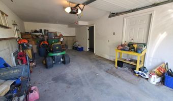 41 Dana Dr, Bangor, ME 04401