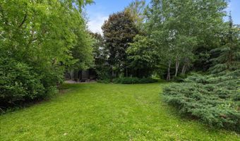 929 E NORTHWOOD Dr, Appleton, WI 54911