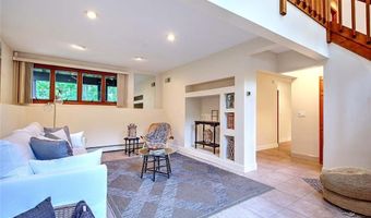 6 Birch St, Johnston, RI 02919