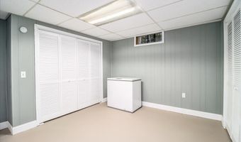 6 Laurel Dr, Brookfield, CT 06804