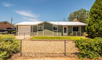 612 HONEYLOCUST St, Bloomfield, NM 87413