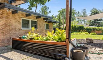 1235 Thornapple River Dr SE, Ada, MI 49301