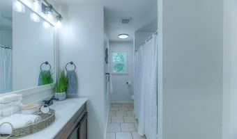 1063 Rolling Meadows Ct, Bartlesville, OK 74006
