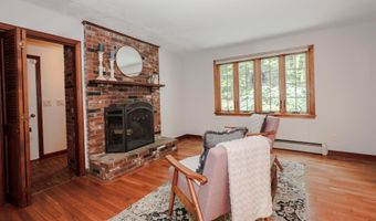 36 Old Farm Rd, Bedford, NH 03110
