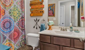 810 NE Meadow Landing Dr, Ankeny, IA 50021