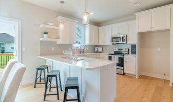 16721 Pinehurst Dr, Basehor, KS 66007