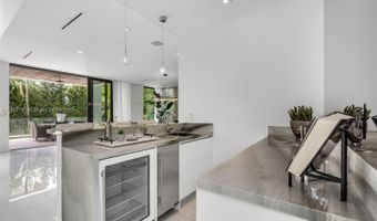 124 Park Dr, Bal Harbour, FL 33154