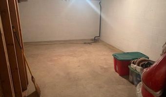 1694 CEDAR TOP Rd, Reading, PA 19607