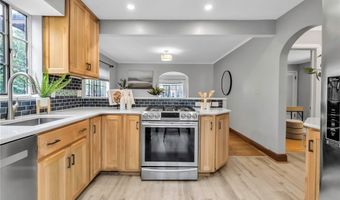 96 Amherstdale Rd, Amherst, NY 14226