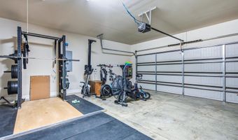 18394 Red Tail St, Athens, AL 35613
