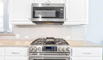 6404 Skyline Dr, The Colony, TX 75056