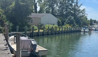 7 Swartout Pl, Amityville, NY 11701