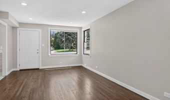 112 S Iowa Ave, Addison, IL 60101