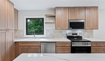 1801 Kimberly Pl, Bentonville, AR 72712