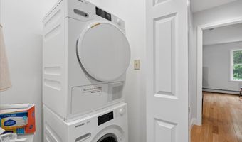 240 Sandown Rd, Chester, NH 03036