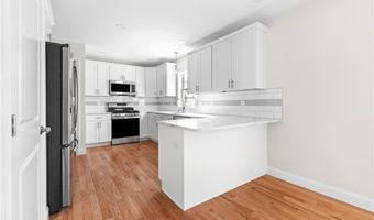 72 Wilbur Rd, Lincoln, RI 02865